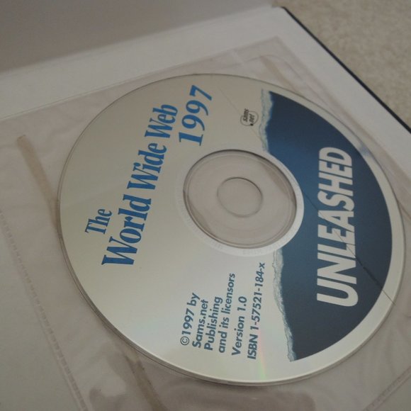 World Wide Web 1997 Unleashed - Easy Guide to Using the WEB + CD $50 Value - Picture 5 of 8
